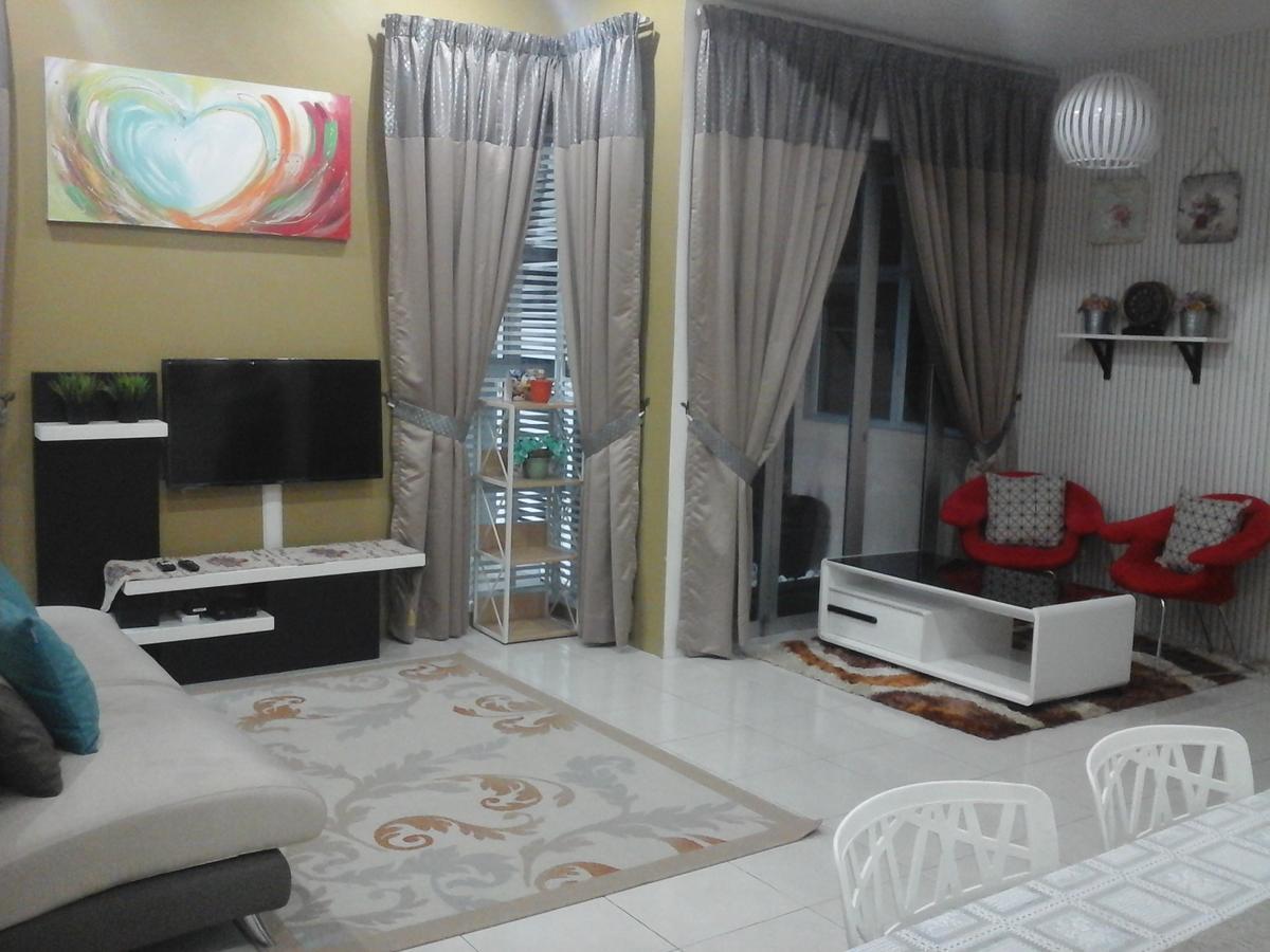Miker Homestay Seri Iskandar Bagian luar foto